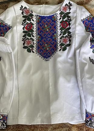 Вишиванка жіноча вишита бісером, біла, святкова, ручна робота