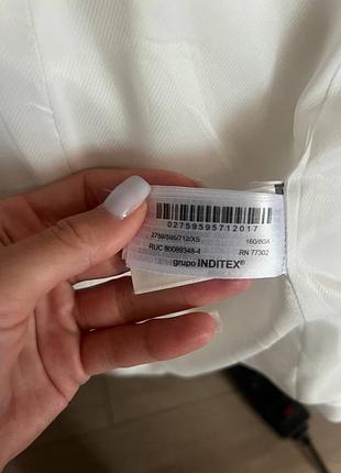 Жіночий білий піджак zara із золотими ґудзиками 5