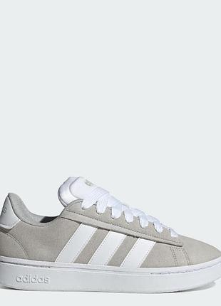 Шкіряні замшеві кросівки adidas grand court alpha