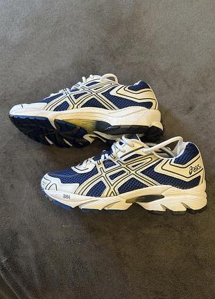Кросівки asics