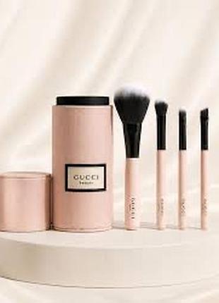 Набір пензлів для макіяжу. gucci beauty