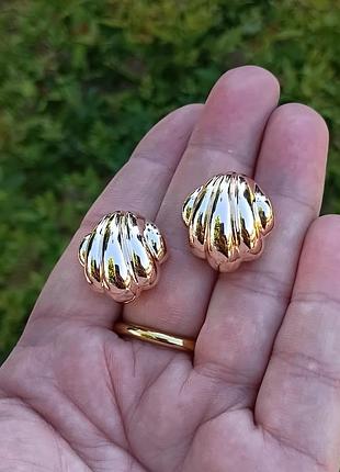 Серьги классические, ракушка, дути, объемные не тяжелый, бижутерия