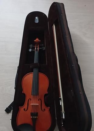 Продам скрипку со смеском размер 1/2
