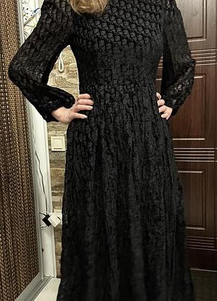 Черное вечернее платье