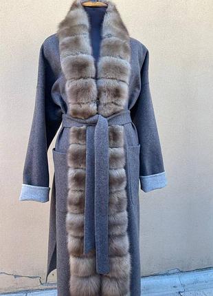 Невероятное женское пальто с натуральным мехом куницы