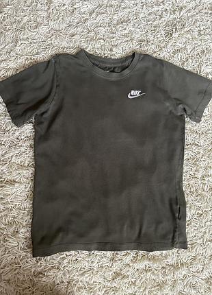 Жіноча футболка nike розмір s