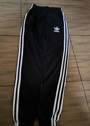 Штани adidas чорні