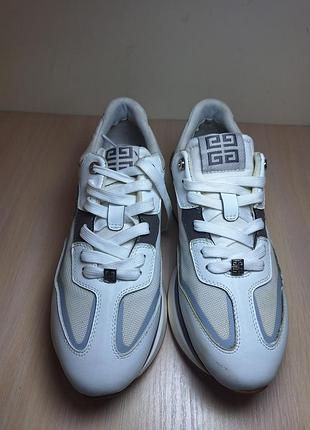 Кросівки givenchy