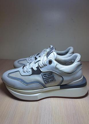 Кросівки givenchy