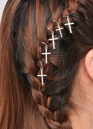 Кільця з підвісками у вигляді хрестів, пірсінг для косей