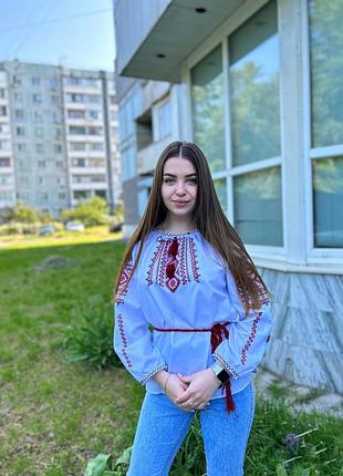 Вишиванка біла з червоною вишивкою