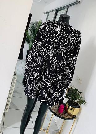 Черно-белое платье с цветочным принтом river island
