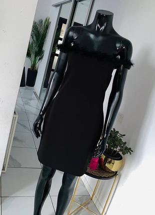 Черное вечернее платье river island с отделкой из перьев