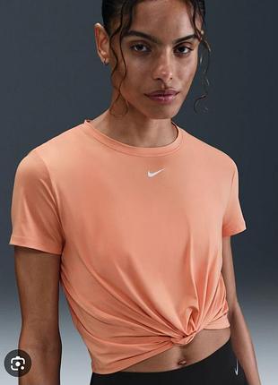 Женская спортивная футболка nike размер xs