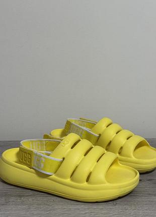 Шльопанці/босоніжки ugg fluff you
