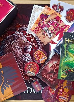Набор гарри поттер gryffindor из 11 предметов + книги на английском языке joana k.rowling harry potter 24434