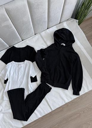 Базові речі h&m, зіпка, дві футболка та лосіни знизу кльош 🖤134/140р, на 9-10років🤍 за все 300 грн