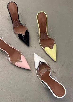 Мюлі в стилі alaïa
