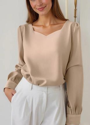 Блузка женская с фигурным декольте fashion бежевая