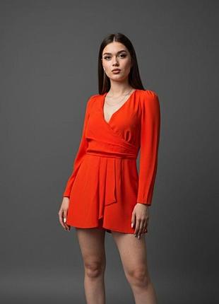 Комбинезон женский с шортами и глубоким декольте однотонный river island красный