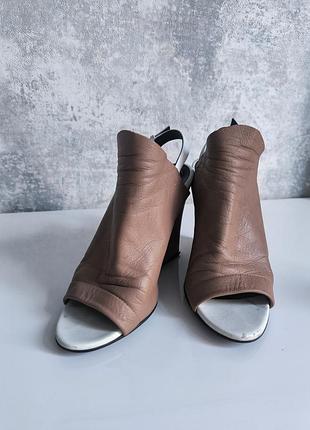 Босоніжки коричневого кольору balenciaga glove slingback з натуральної шкіри, 37 розмір , оригінал