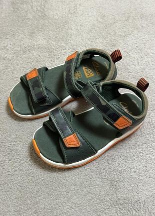 Clarks clowder print k 28р 17-18см сандалі оригінал босоніжки
