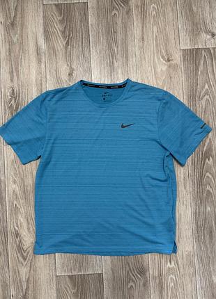 Мужская футболка nike