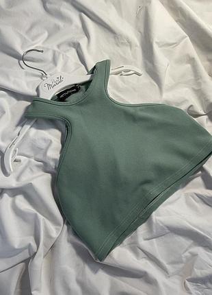Оливковий кроп-топ халтер prettylittlething(xs/s)