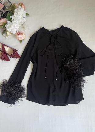Неймовірна блуза з лебяжим пірʼям від zara