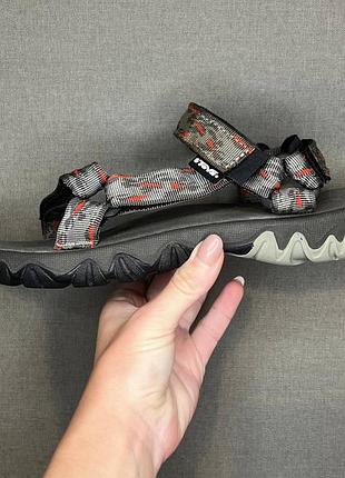 Сандалии teva 36 р