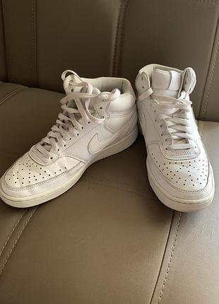 Кросівки жіночі nike court vision mid white