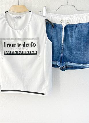 Літній жіночий костюм біла футболка з шортами. 40