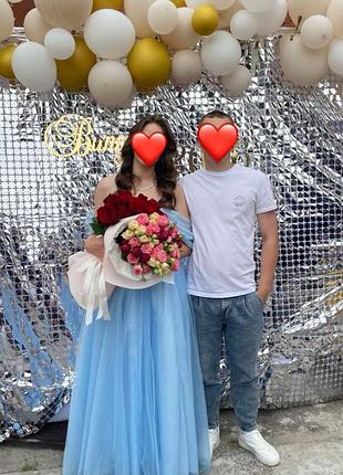 Випускна сукня,хароший стан,камера не передає його краси😍була одягнена 1 раз.розмір 46.довжина максі на ріст 174-176. корсет на шнурок. 7