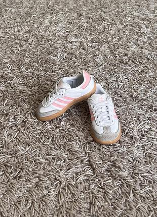 Стильні шкіряні кеди кросівки adidas 23,5 розміру