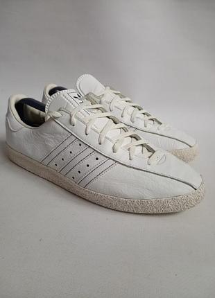 Шкіряні кросівки adidas