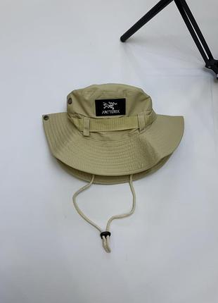 Arcteryx панамка на утяжках arc'teryx арктерикс шляпа стильная летняя панамка водонепроницаемая летняя панама с вышитым логотипом бежевая