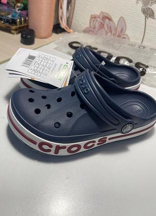 Взуття, хлопчик-дівчинка. crocs, повністю нові. темно-синього кольору розмір 32-33