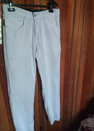 Armani jeans  летние тонкие белые 100% хлопоковые джинсы .
