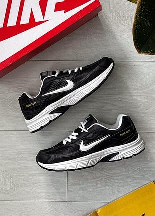 Nike initiator black/white 6