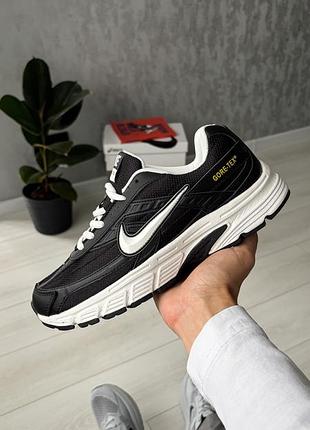 Nike initiator black/white 5