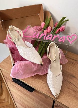 Неймовірні, молочні туфлі з мережива з металевим носиком 🤍😍