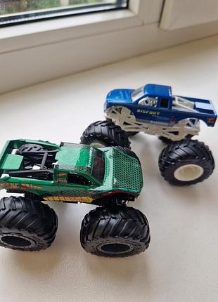 Машинки monster truks от хотвилс