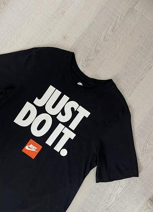 Футболка nike чорна чоловіча