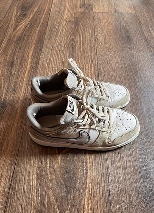 Кроссовки nike dunk low,унисекс.кеды nike dunk low. 38 размера.