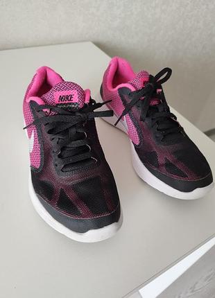 Кросівки для бігу nike, жіночі, nike,легкі,м'які для прогулянок і просто на кожен день,розмір 38,5 устілки 24см(дивіться фото)