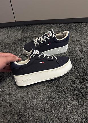 Оригінальні кросівки tommy hilfiger