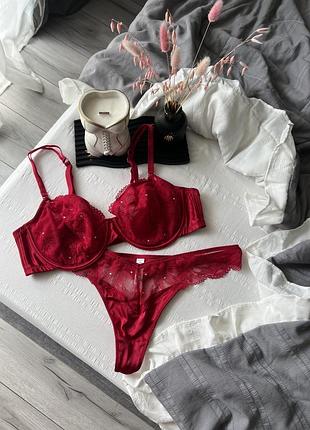 Мереживний комплект насиченого червоного кольору від primark❤️ новий розмір 85e, низ m