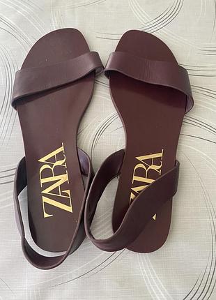 Оригінальні бордові босоніжки zara