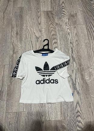 Топік коротка футболка  adidas originals trefoil