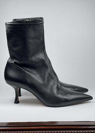 Зручні та легкі ботильйони zara